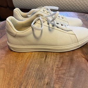 White Sneakers - Size 11